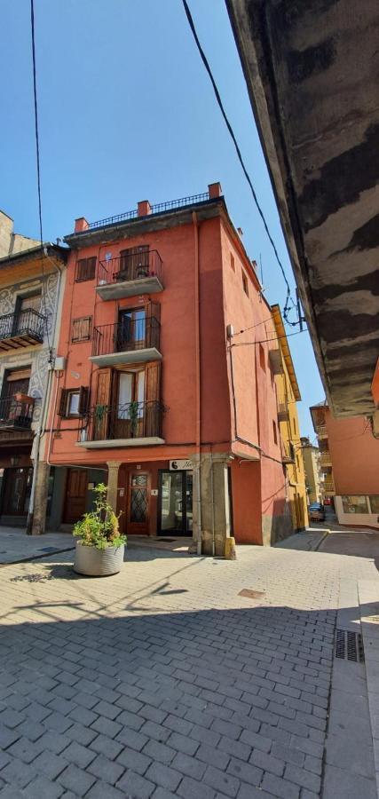 Apartamento Con Encanto Tipico Cereta Centro Puigcerda Exterior photo